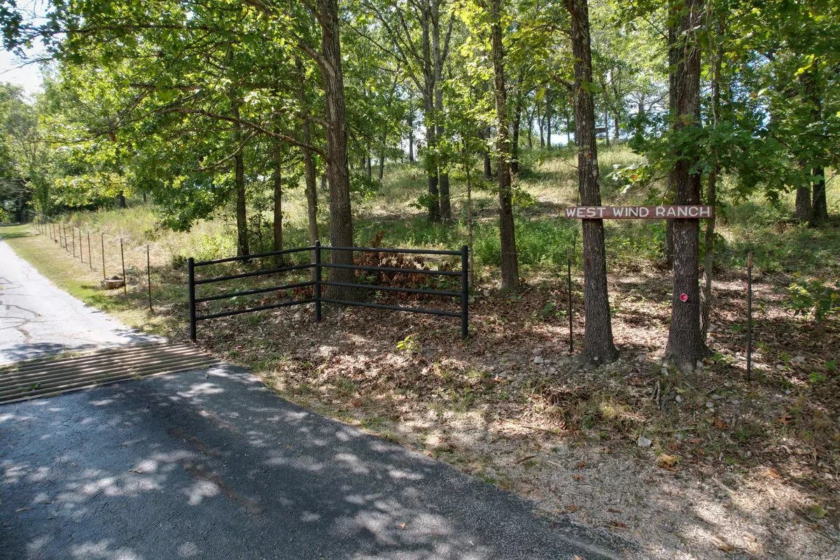 Squires, MO 65755,93 W Wind WAY