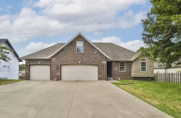 923 N Travis ST, Republic, MO 65738