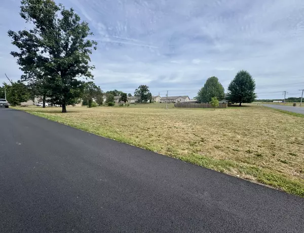 West Plains, MO 65775,000 Lee Anna DR