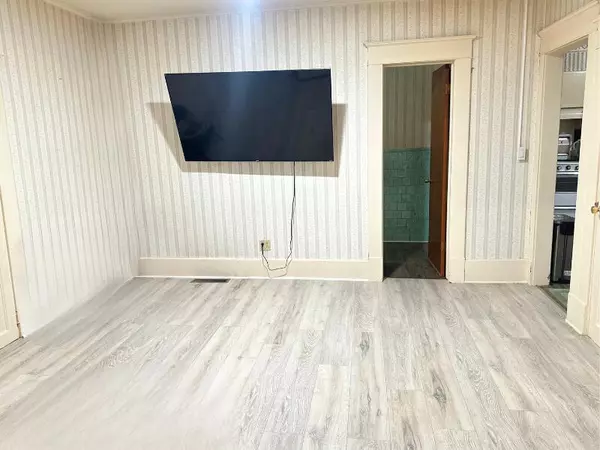 Monett, MO 65708,617 E Broadway ST