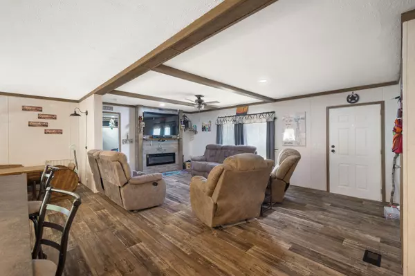 Washburn, MO 65772,3724 Private Road 2217