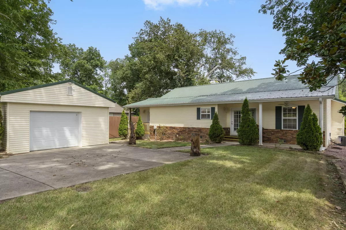 Hollister, MO 65672,1612 Acacia Club RD