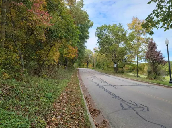 Lake Ozark, MO 65049,4 Isleworth Village AVE