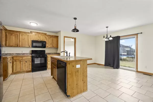 Clever, MO 65631,508 Bradford Pear