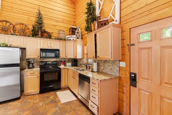 Branson, MO 65616,237 Oakridge RD #2