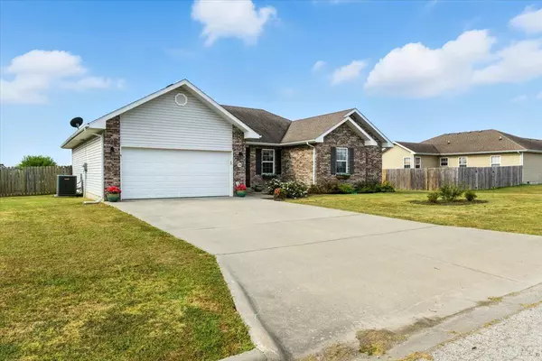 Bolivar, MO 65613,1294 E 478th RD