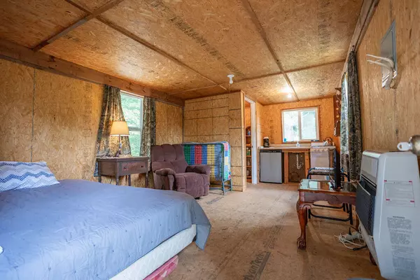 Powell, MO 65730,000 Cowan Ridge Rd