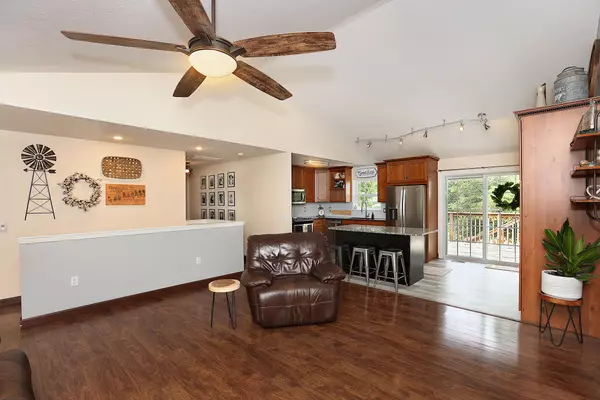 Marshfield, MO 65706,735 Poplar CT