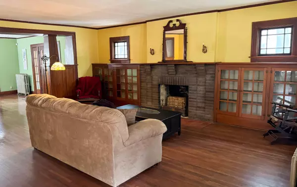 Springfield, MO 65804,713 S Kickapoo AVE