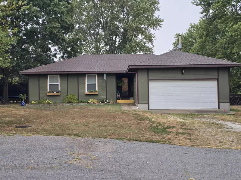 237 Renee AVE, Sparta, MO 65753