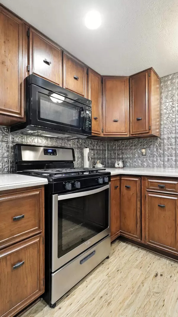 Brixey, MO 65618,838 Alpha DR