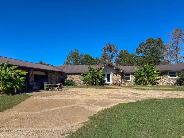 Thayer, MO 65791,2231 W Highway