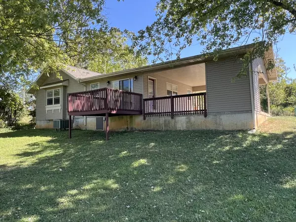 Willow Springs, MO 65793,103 W 9th ST