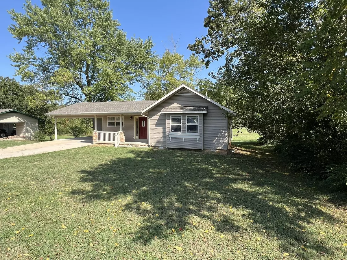 Willow Springs, MO 65793,103 W 9th ST