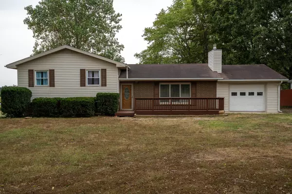 Pomona, MO 65789,4444 County Road 2420