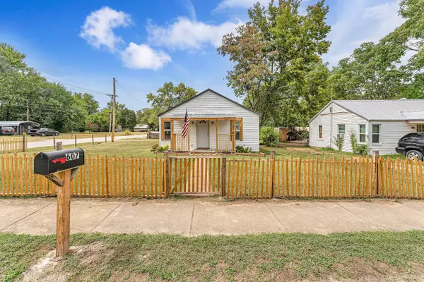 Buffalo, MO 65622,607 N Locust ST