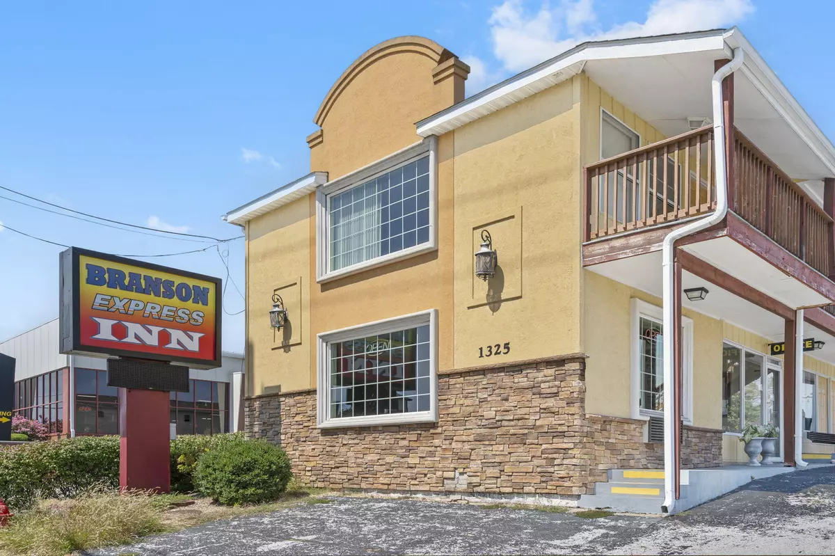 Branson, MO 65616,1325 W 76 Country BLVD