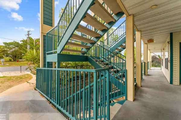 Branson, MO 65616,500 Spring Creek RD #8