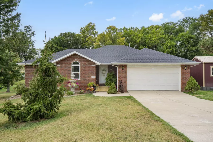 519 S Walnut ST, Walnut Grove, MO 65770
