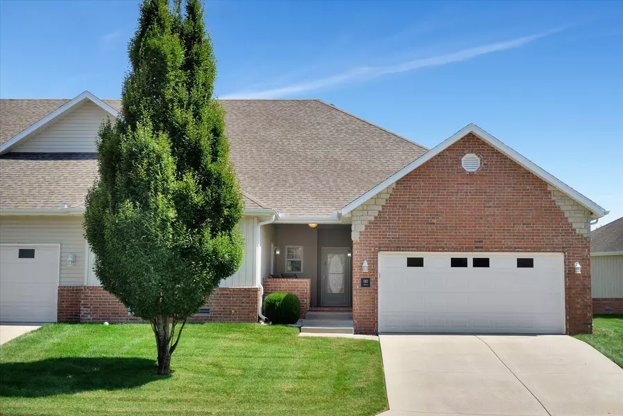 1362 N Sandy Creek CIR #4, Nixa, MO 65714