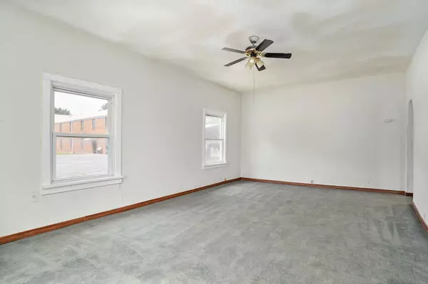 Lockwood, MO 65682,104 W 5th ST
