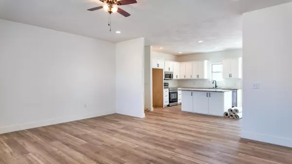 Bolivar, MO 65613,660 E Vivian ST