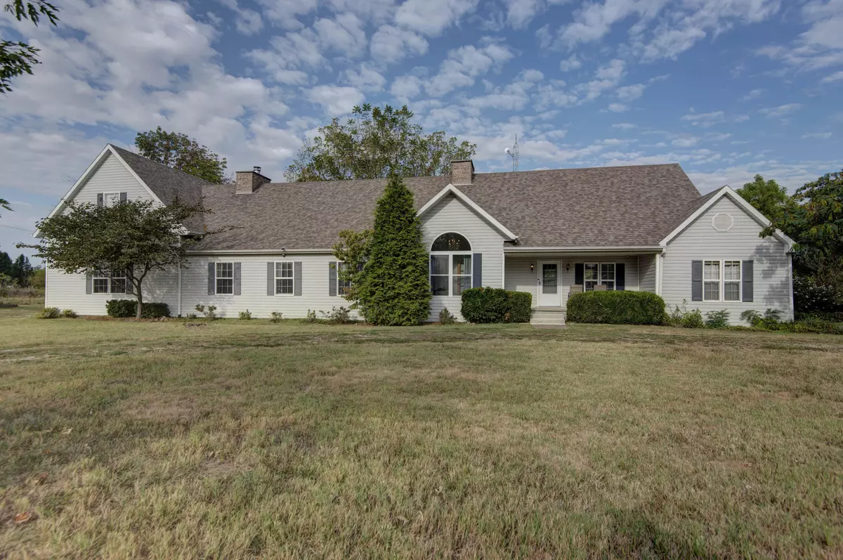 Aurora, MO 65605,21207 Lawrence 1230