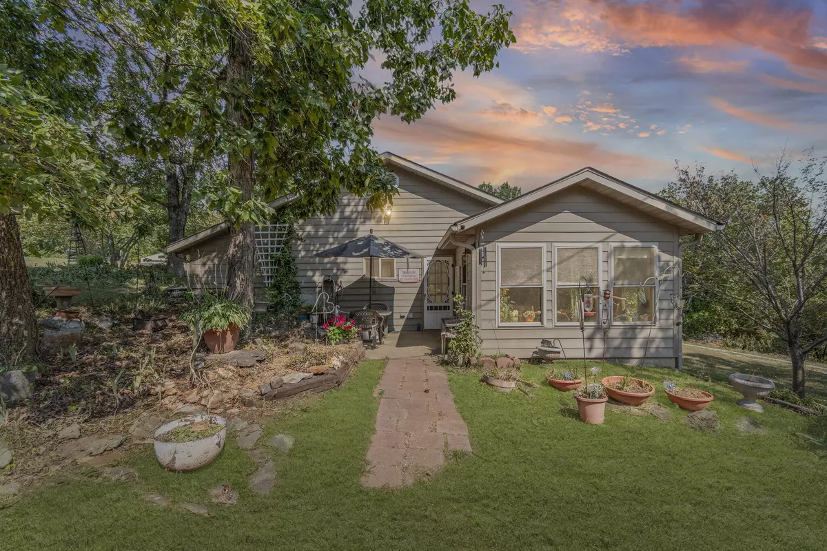 Warsaw, MO 65355,17537 Mockingbird Rd RD