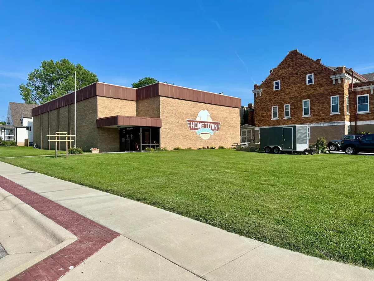Ozark, MO 65721,202 E Brick ST