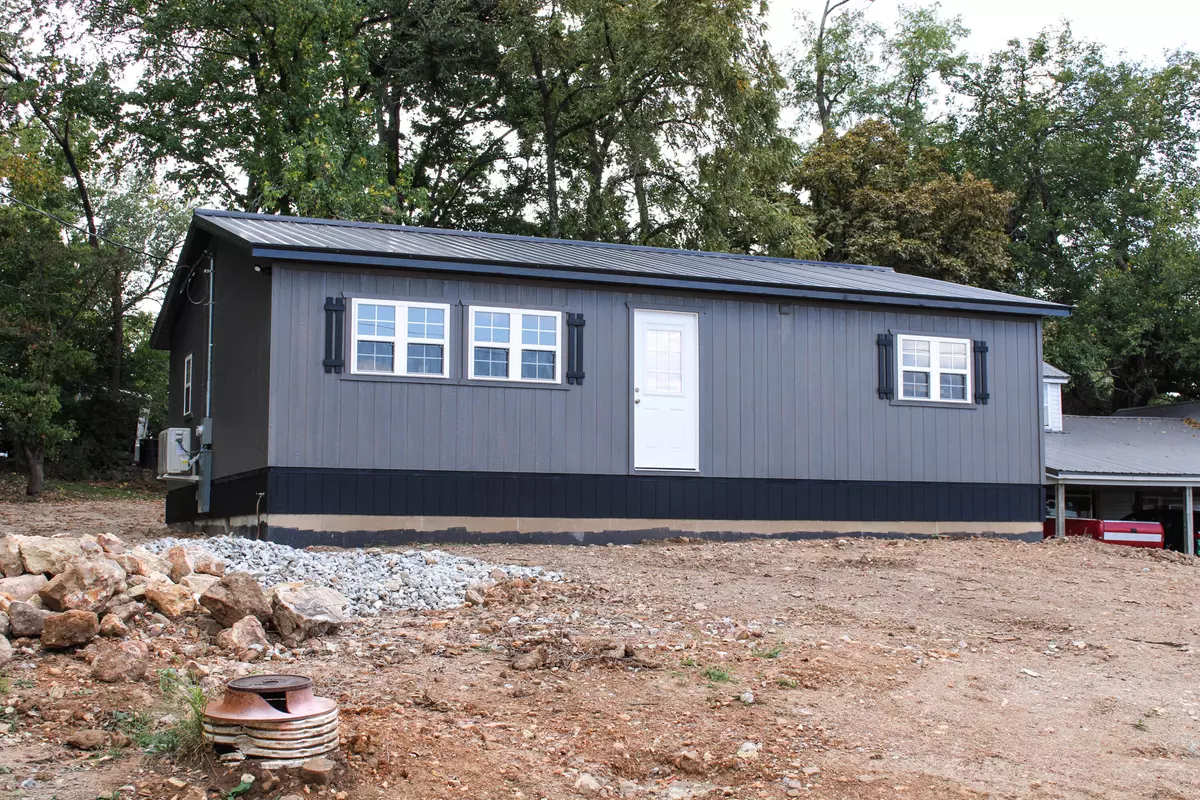Osceola, MO 64776,425 Pine ST
