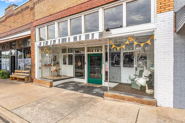 Crane, MO 65633,208 Main ST