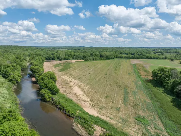 Bolivar, MO 65613,1907 Highway Kk