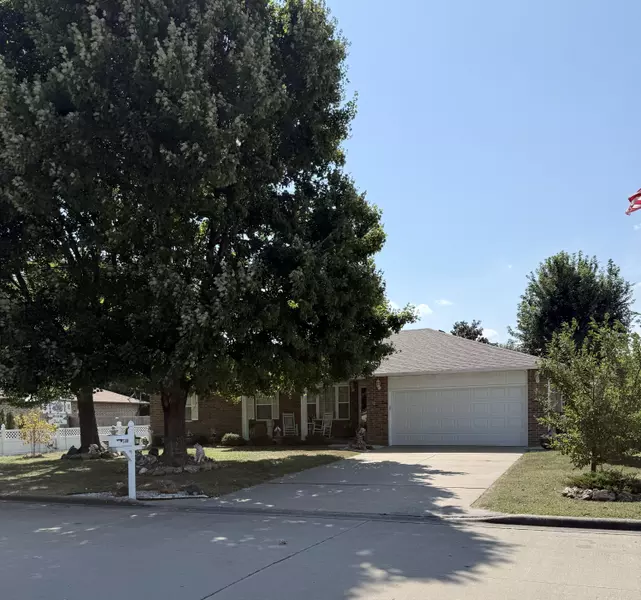 2306 W Austin ST, Bolivar, MO 65613