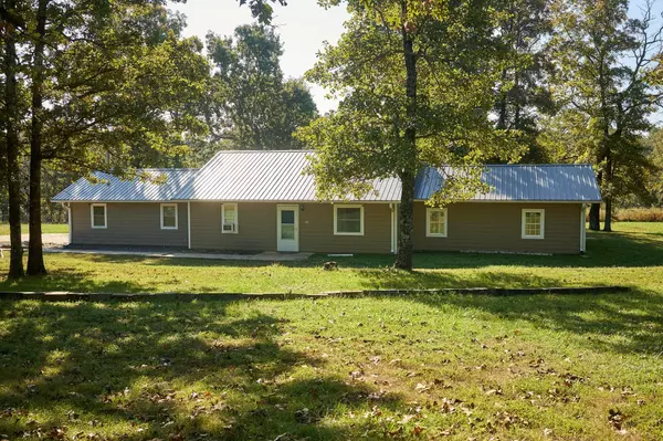 12224 Valley View RD, Mountain Grove, MO 65711