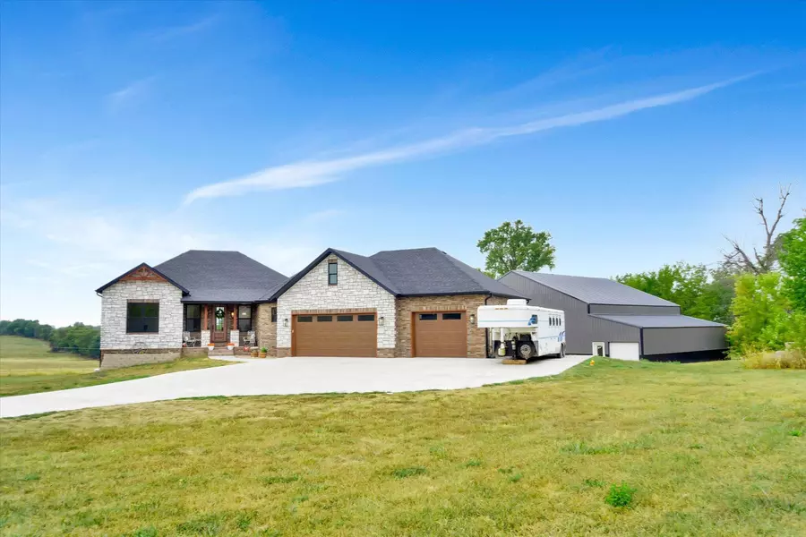 415 S Piper AVE, Ash Grove, MO 65604