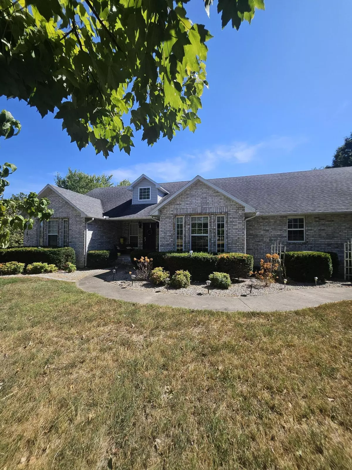 Pierce City, MO 65723,4353 Lawrence 2220