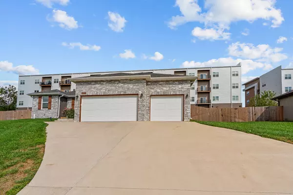 Ozark, MO 65721,2122 N 21st ST