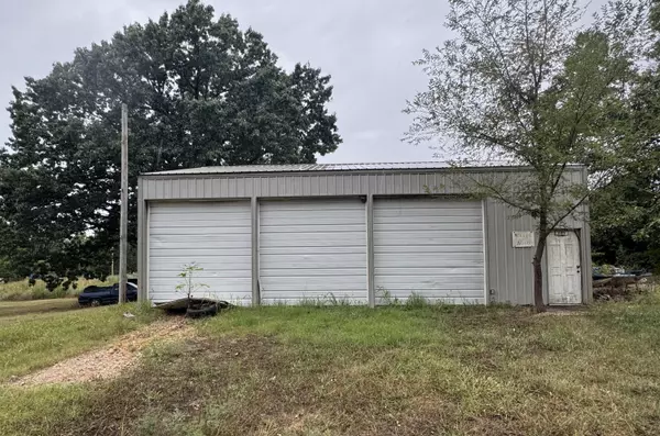 Everton, MO 65646,401 Gymnasium ST