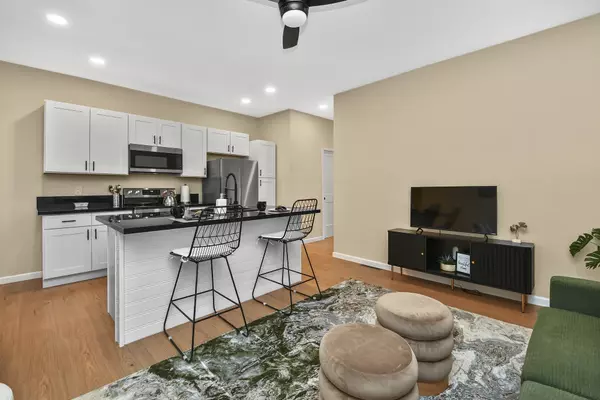 Springfield, MO 65803,1220 E Pacific ST #2b