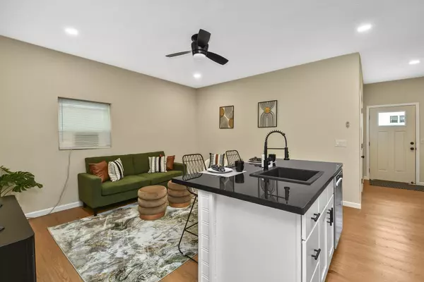 Springfield, MO 65803,1220 E Pacific ST #5b