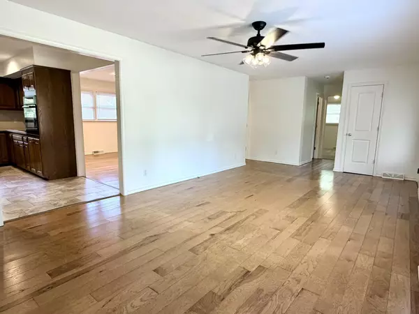 Aurora, MO 65605,1015 Mc Phail DR