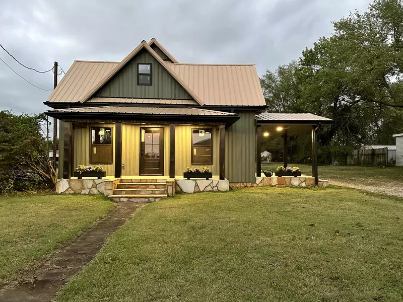 306 W 3rd ST, Miller, MO 65707