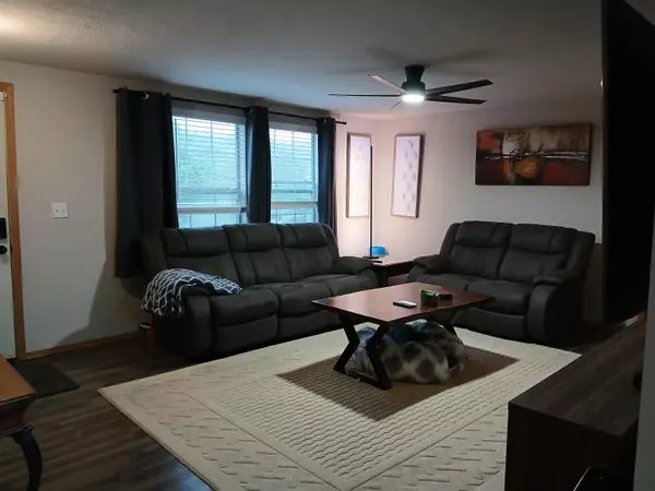 Ozark, MO 65721,1216 S 17th ST