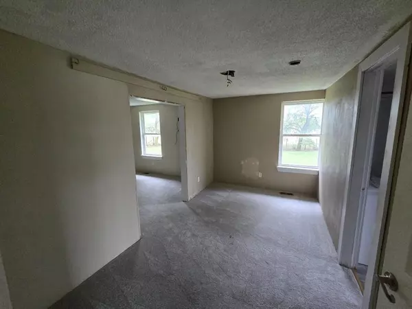 Buffalo, MO 65622,8 Slater RD