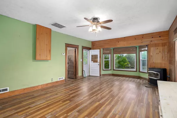 Nixa, MO 65714,1642 W Inman RD