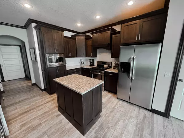 Webb City, MO 64870,2237 N Greystone SQ