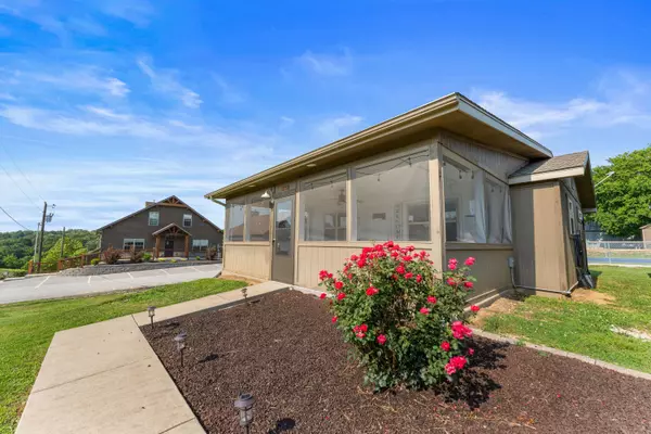 Lampe, MO 65681,4656 State Hwy H #6