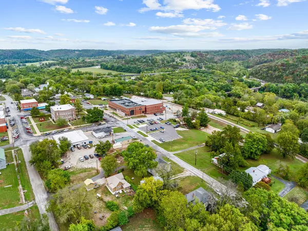 Galena, MO 65656,303 S Maple ST