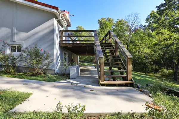 Buffalo, MO 65622,8 Dallion Ford LN