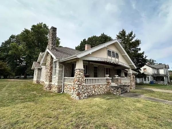 1127 S Garrison AVE, Carthage, MO 64836